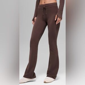 ALO - Sway Bootcut Sweatpant